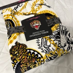 Ed Hardy Tiger and Chain Plush Throw - Yellow, Black, White